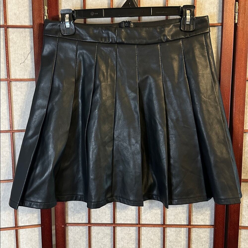 Black Faux Leather Skater Skirt pleated, hidden zipper in backY2K throwback L